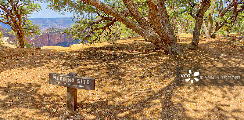 婚礼场地标志牌，亚利桑那州大峡谷凯巴布国家森林北缘皇家海岬图片素材