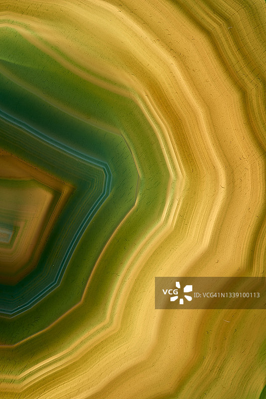 半透明切片的细节：天然玛瑙石图片素材