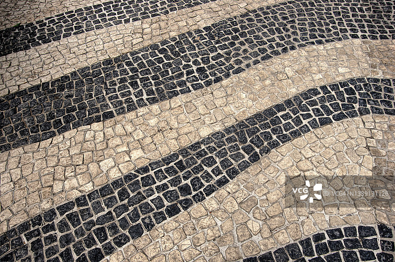 黑白条纹鹅卵石路图片素材