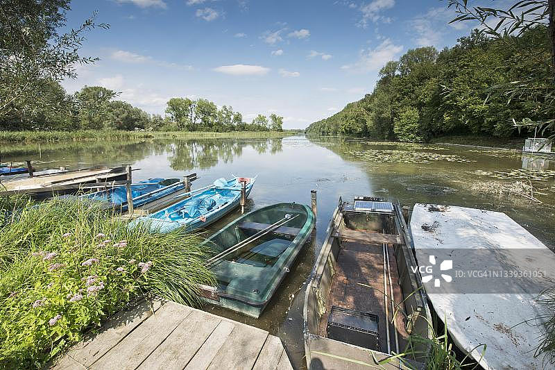 奥地利赖歇斯贝格茵河上的船用码头图片素材
