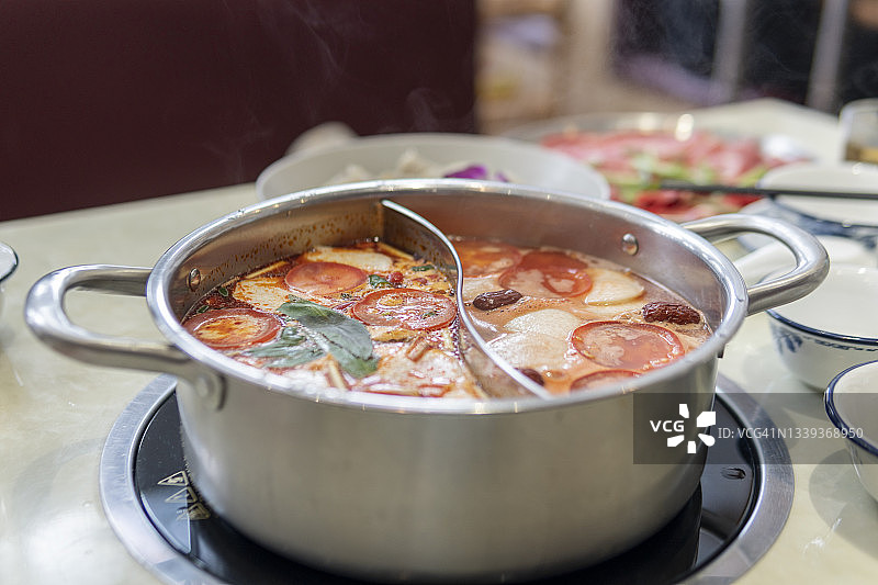 冬阴功海鲜番茄火锅图片素材