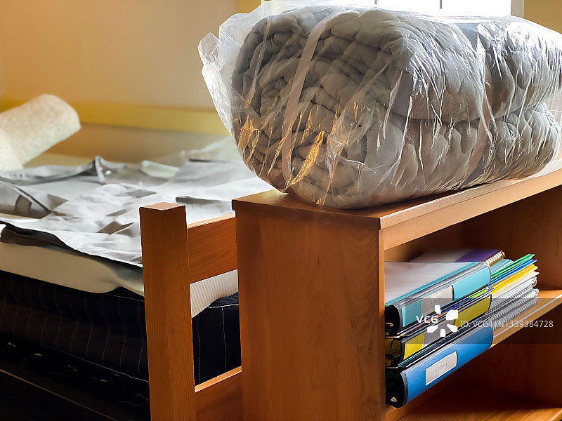 搬家日：宿舍整理图片素材