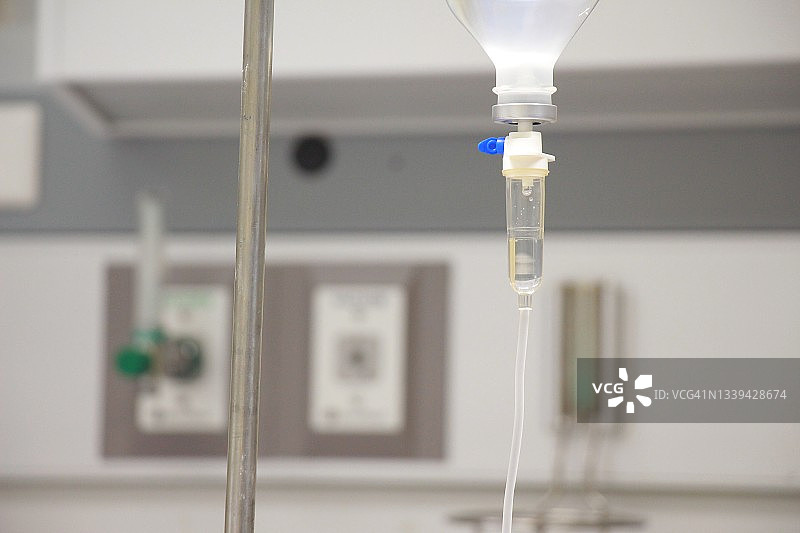 医院里的生理盐水图片素材