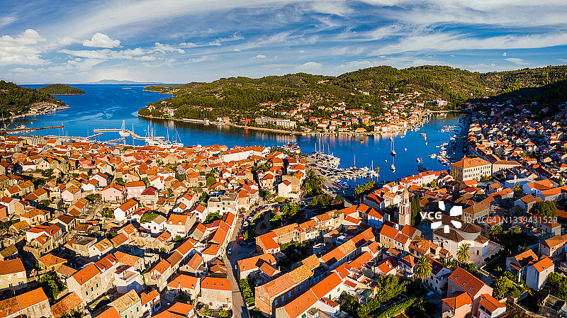 克罗地亚科尔丘拉岛维拉卢卡镇航拍图片素材