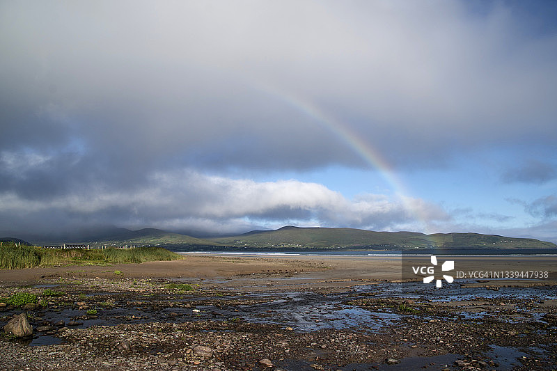 海滩上的彩虹图片素材