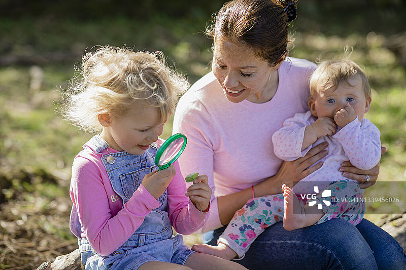 充实的童年图片素材