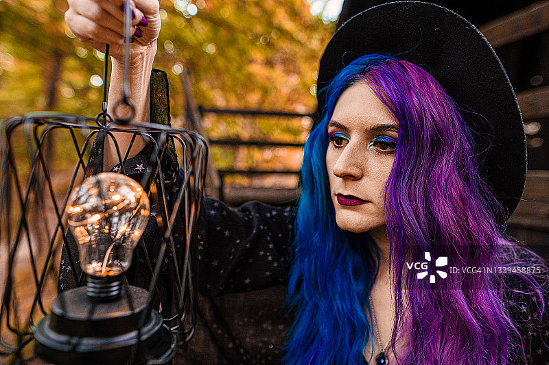 森林中女巫的小屋图片素材