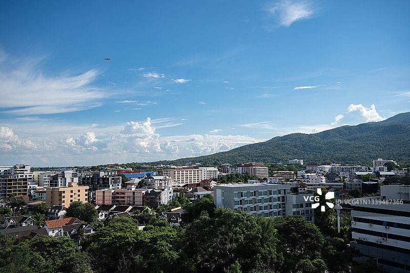 从屋顶俯瞰清迈城市景观图片素材