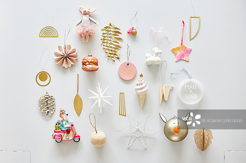 现代圣诞树装饰标签图片素材