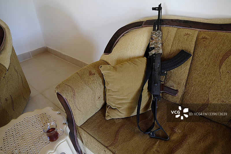 卡拉什尼科夫AK-47突击步枪图片素材