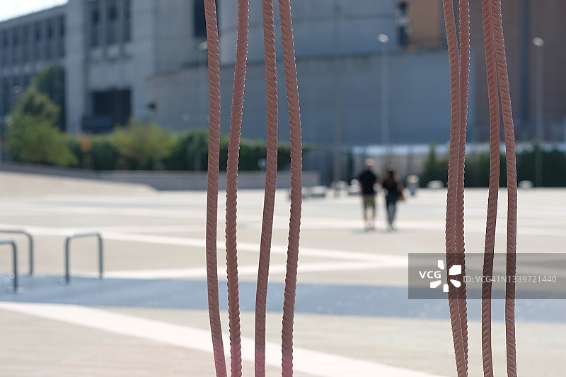 铁元素和米兰广场的日间背景图片素材