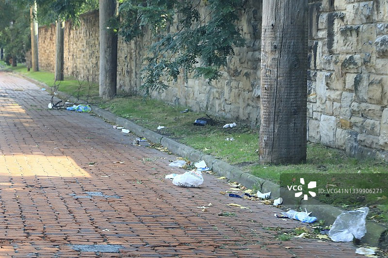 路边散落的垃圾图片素材