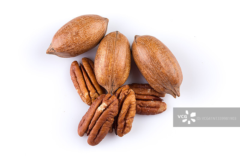 白色背景下的山核桃图片素材