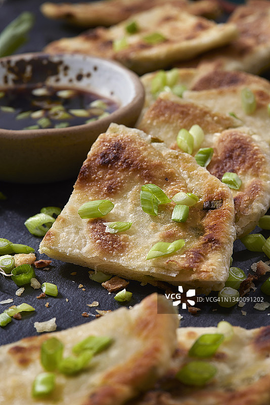 中国葱油饼图片素材