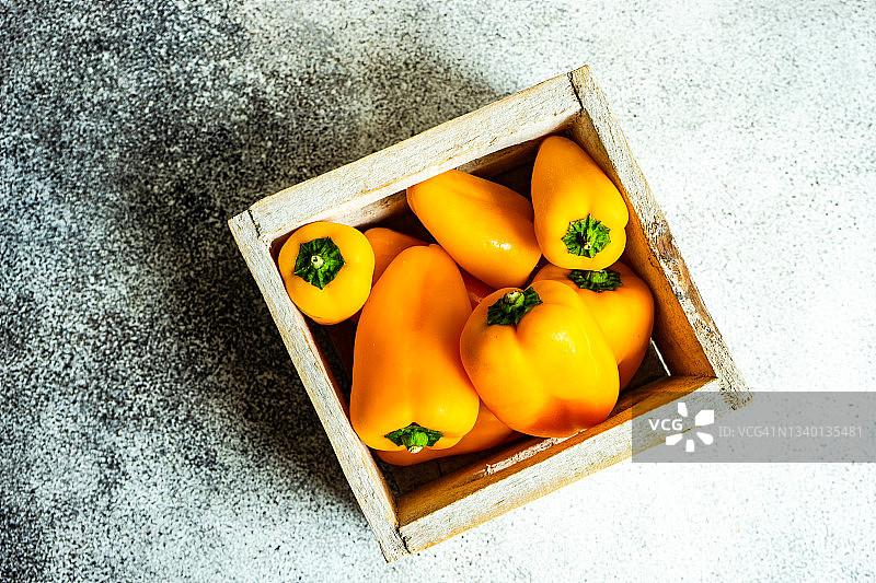 黄椒烹饪概念图片素材