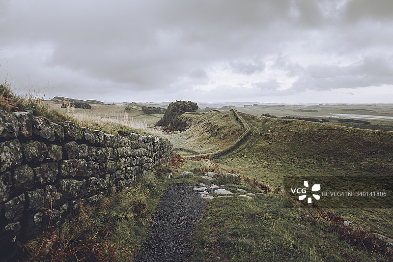 英国哈德良长城沿线的无垠景观图片素材