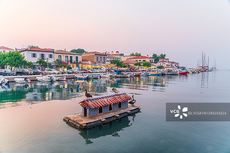 希腊加拉西迪港口的鸭舍图片素材