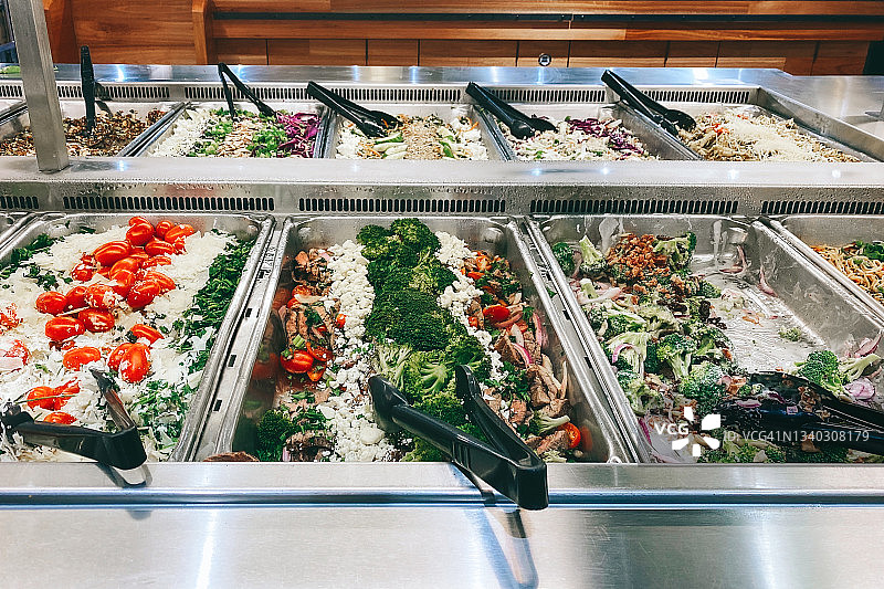 食品店内的沙拉吧图片素材