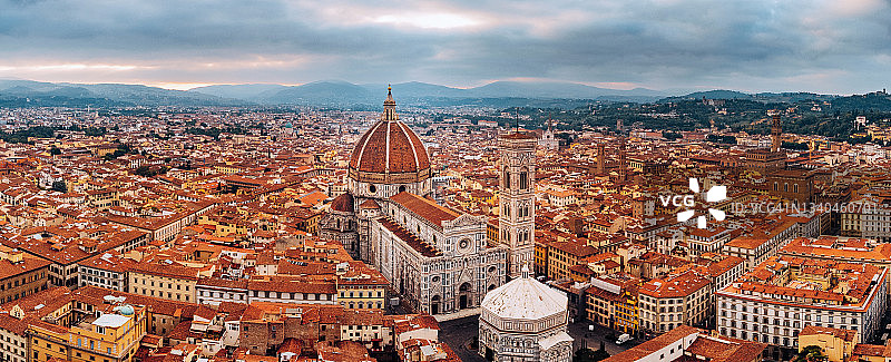 意大利佛罗伦萨主教座堂广场航拍图片素材