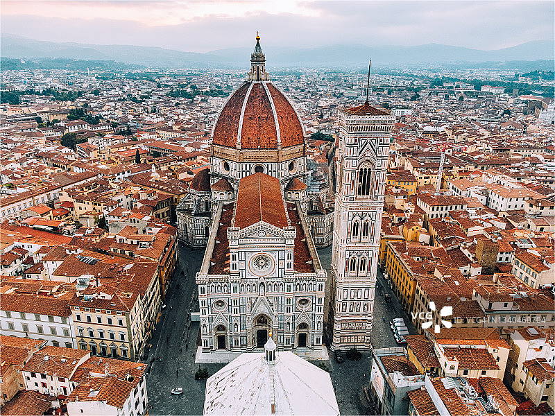 意大利佛罗伦萨主教座堂广场航拍图片素材