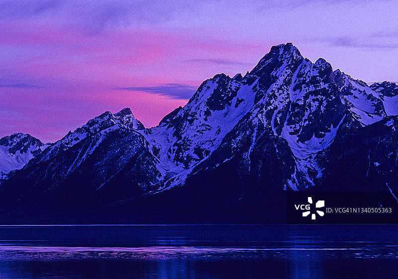 怀俄明州杰克逊霍尔大提顿国家公园暮光与莫兰山图片素材