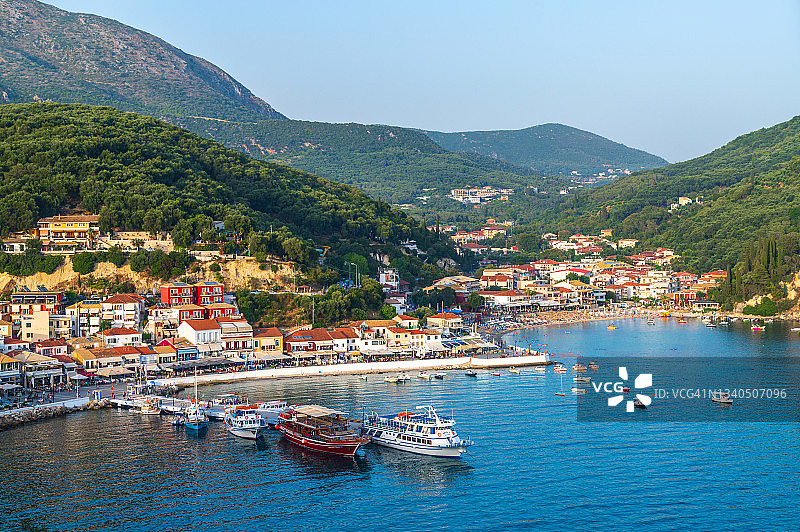 希腊帕尔加的游船港口图片素材