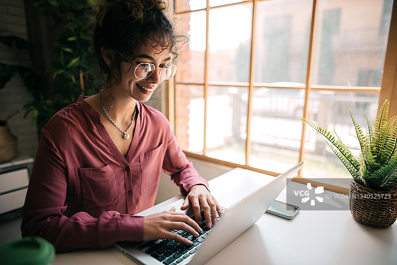 在线消费图片素材