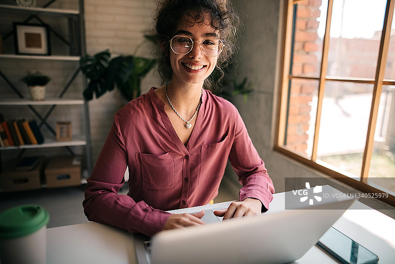 在线消费图片素材