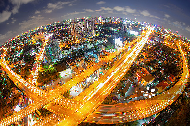夜幕下的曼谷城市景观和交通拥堵，泰国曼谷图片素材