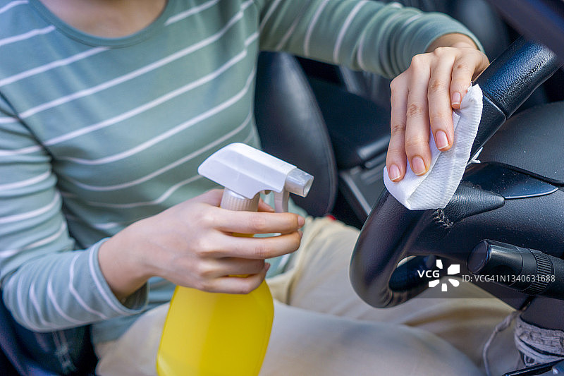 汽车内部消毒和清洁图片素材