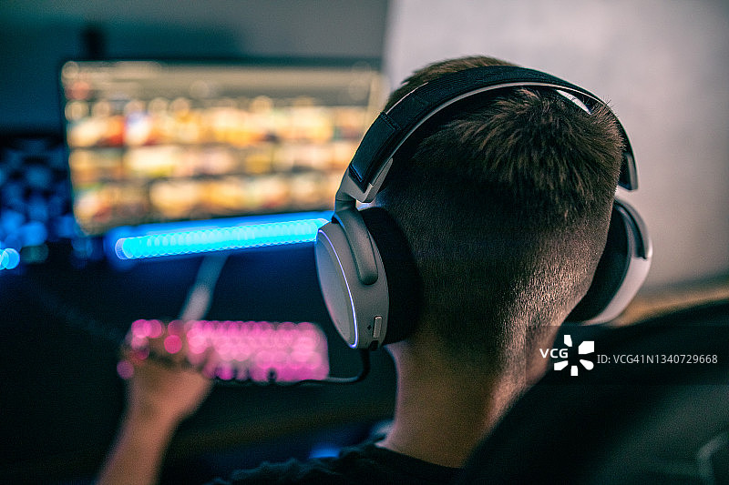 玩电子游戏图片素材