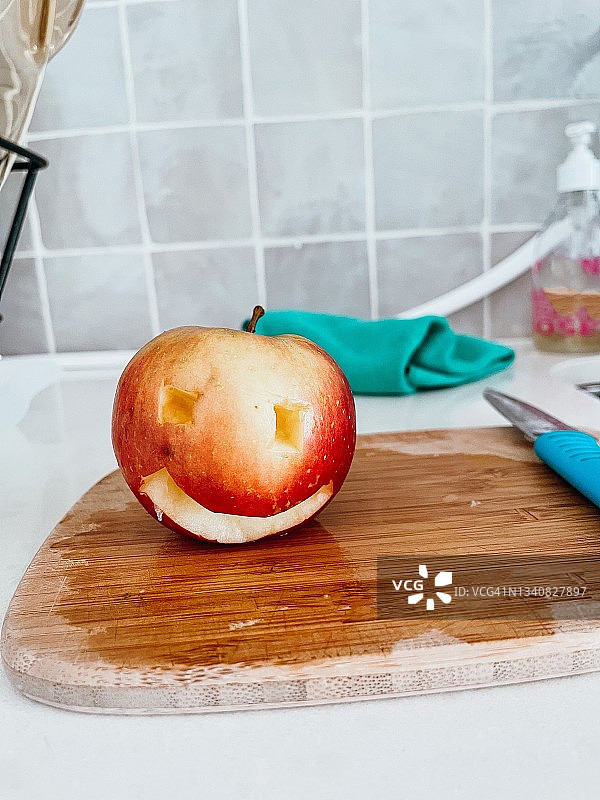 微笑苹果图片素材