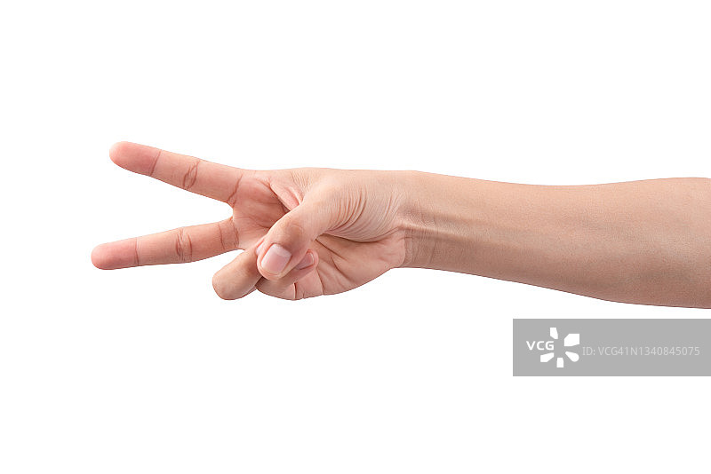 女性举起两根手指，象征和平、力量、斗争或胜利，以及手语中的字母V图片素材