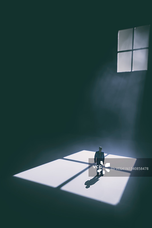 月光下的孤独图片素材