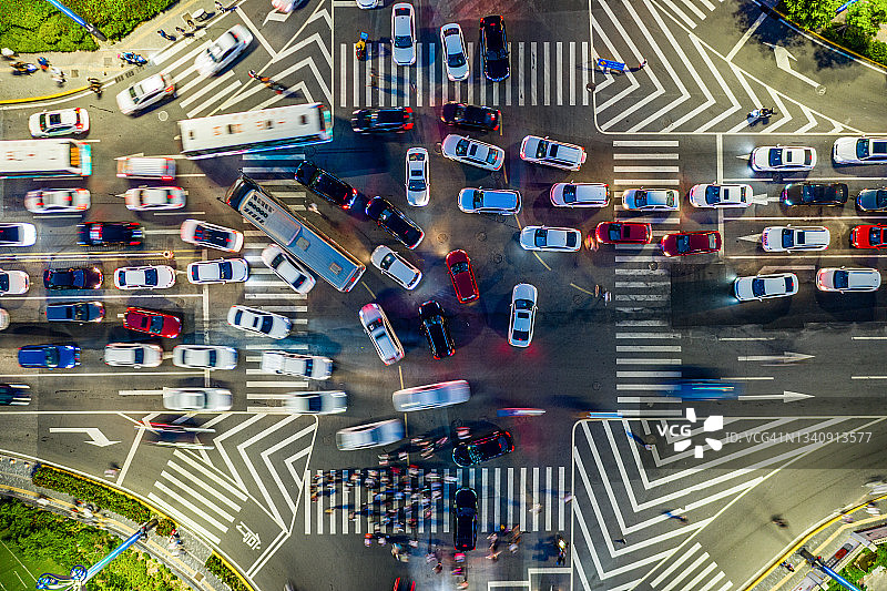 夜间交通拥堵俯视图图片素材