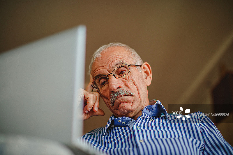 抑郁的人图片素材