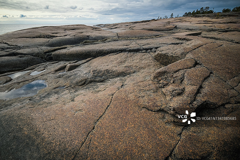 高海岸Rotsidan自然保护区海边的岩层地貌图片素材