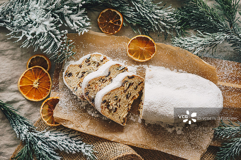 带有冬季节日装饰的圣诞史多伦图片素材