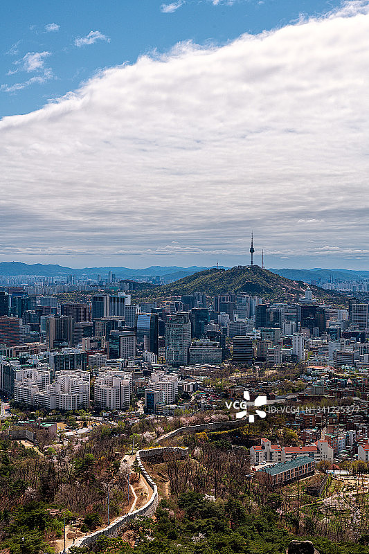 韩国首尔仁王山的春季景观图片素材