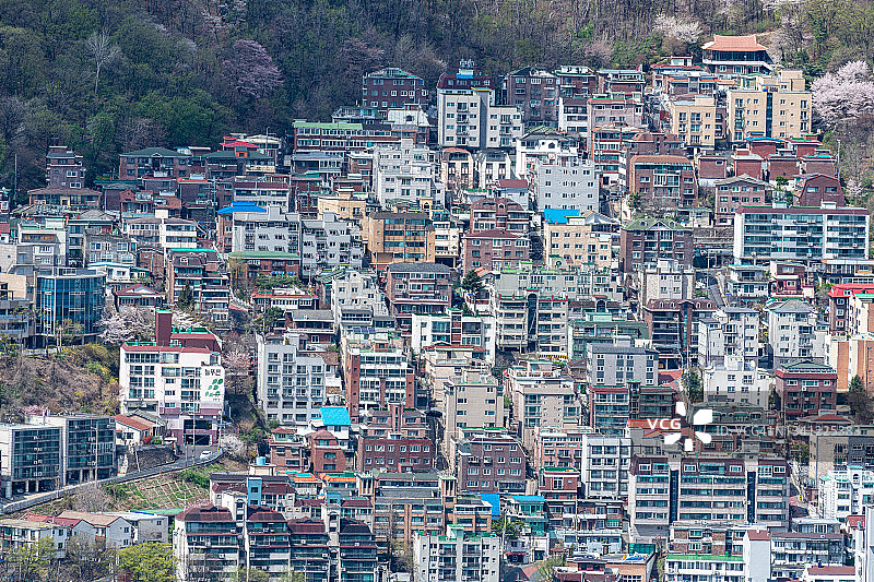 韩国首尔仁王山的春季景观图片素材