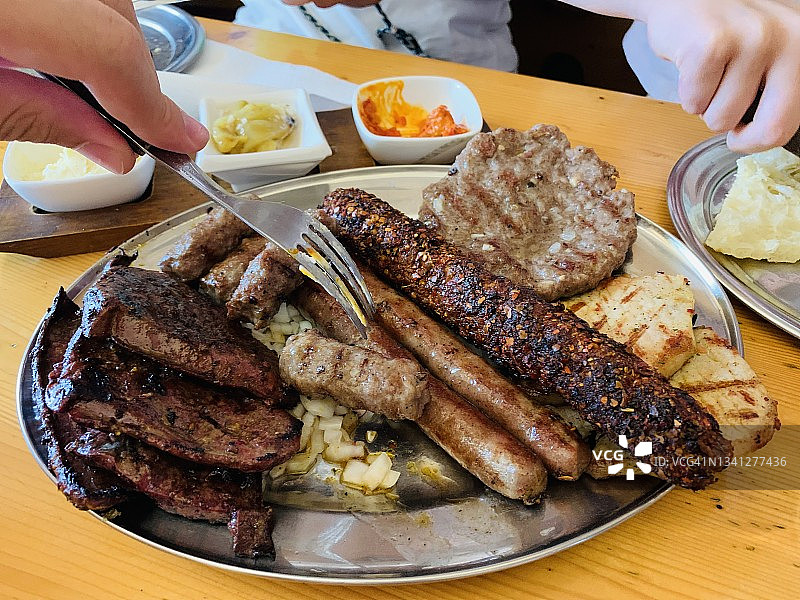 塞尔维亚混合肉类和香肠图片素材