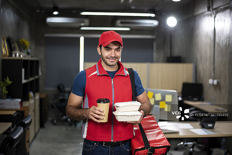新冠疫情期间的食品配送图片素材