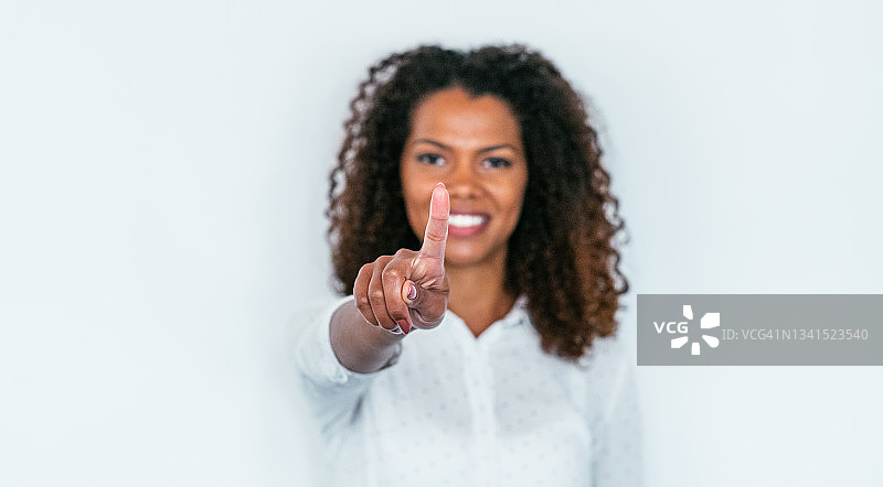 用手指指向的女商人图片素材