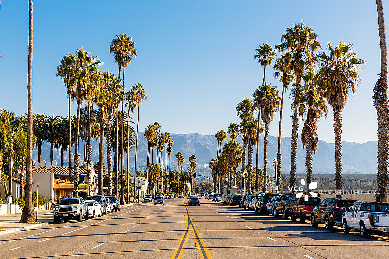 美国加利福尼亚州圣巴巴拉海滩公路图片素材
