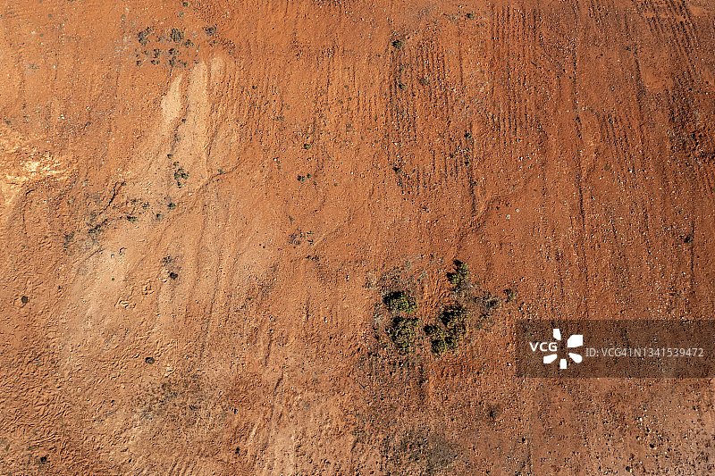 澳大利亚内陆干燥干旱气候中红色泥土独特图案的航拍视角图片素材