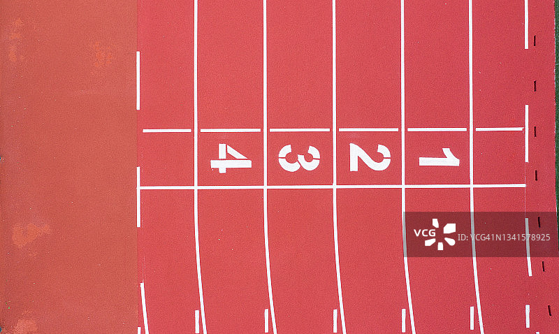 运动场上的跑道起点图片素材