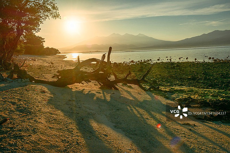 吉利特拉旺安岛日出景色图片素材