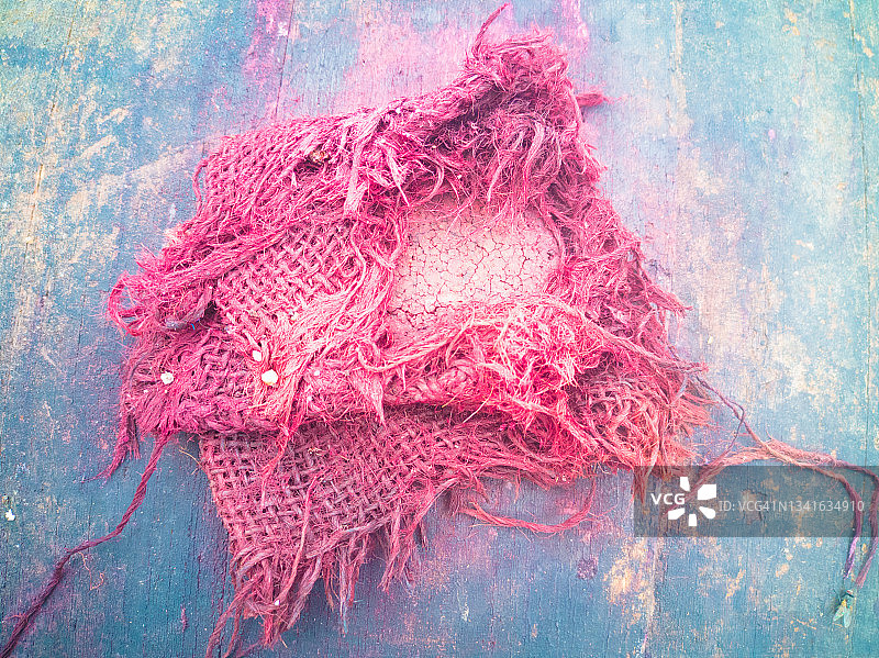 旧红酒桶中的塞子图片素材