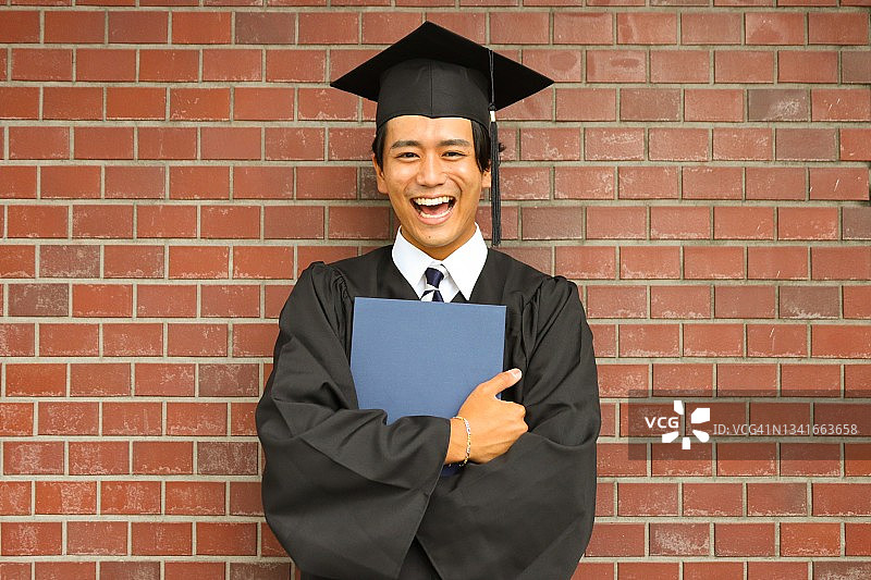 亚洲学生毕业肖像图片素材