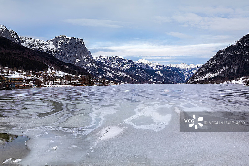 冬季的格伦德尔湖（施蒂利亚/奥地利）图片素材